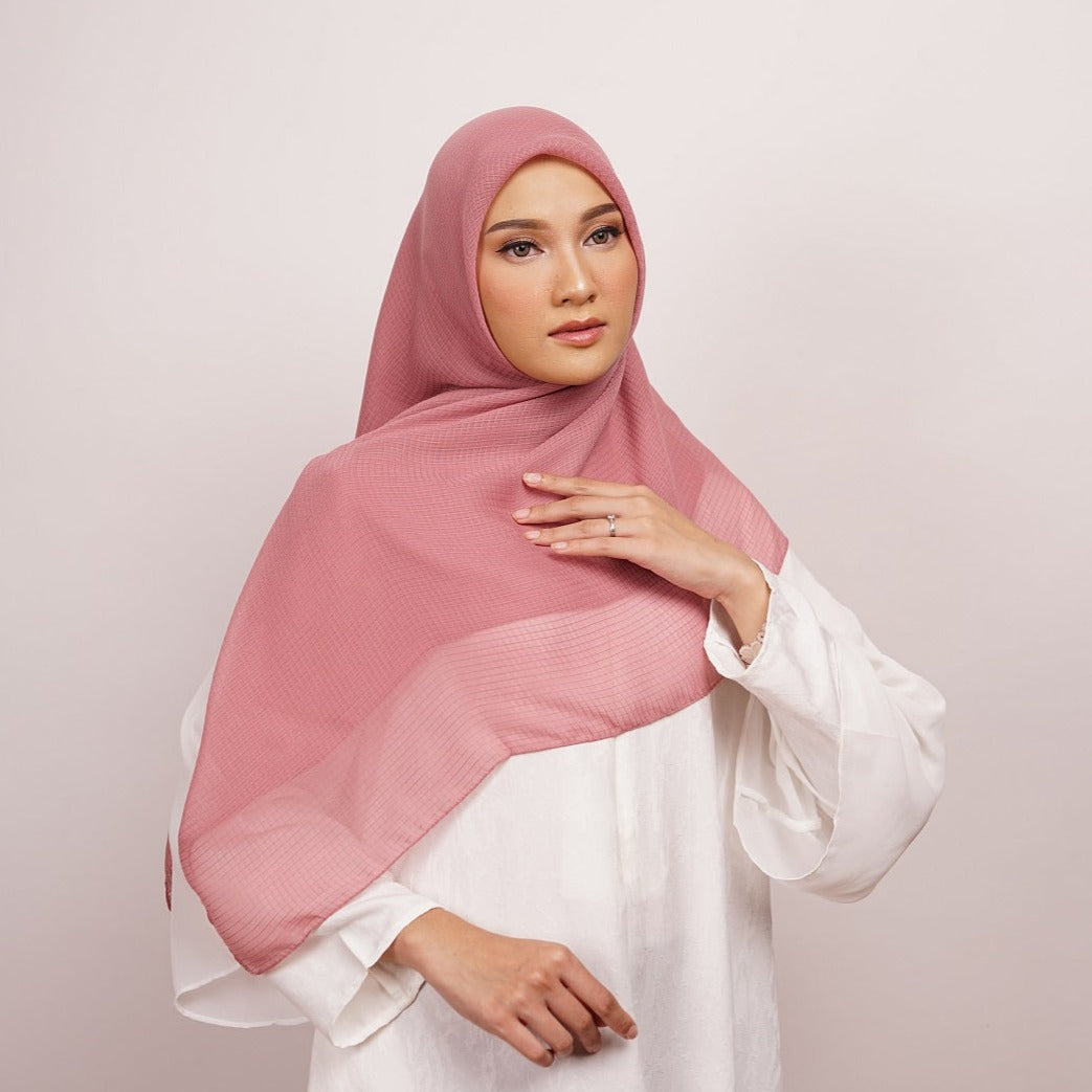 Elzatta Jilbab Segi Empat Scarf Polos Keisha Wanna