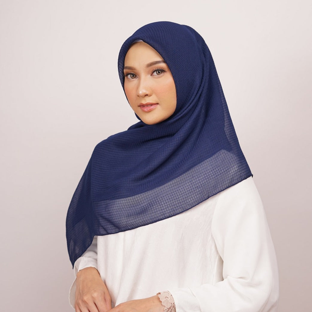 Elzatta Jilbab Segi Empat Scarf Polos Keisha Wanna