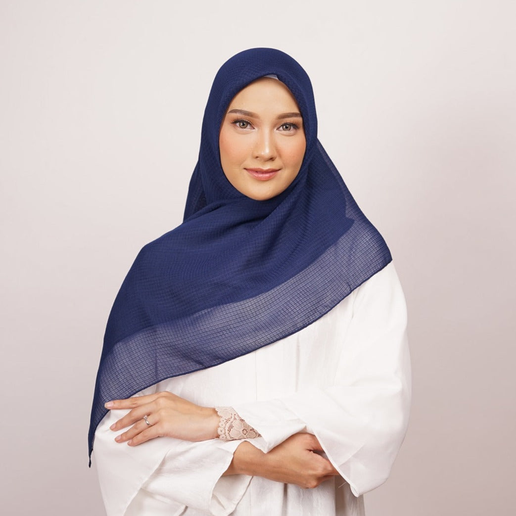 Elzatta Jilbab Segi Empat Scarf Polos Keisha Wanna