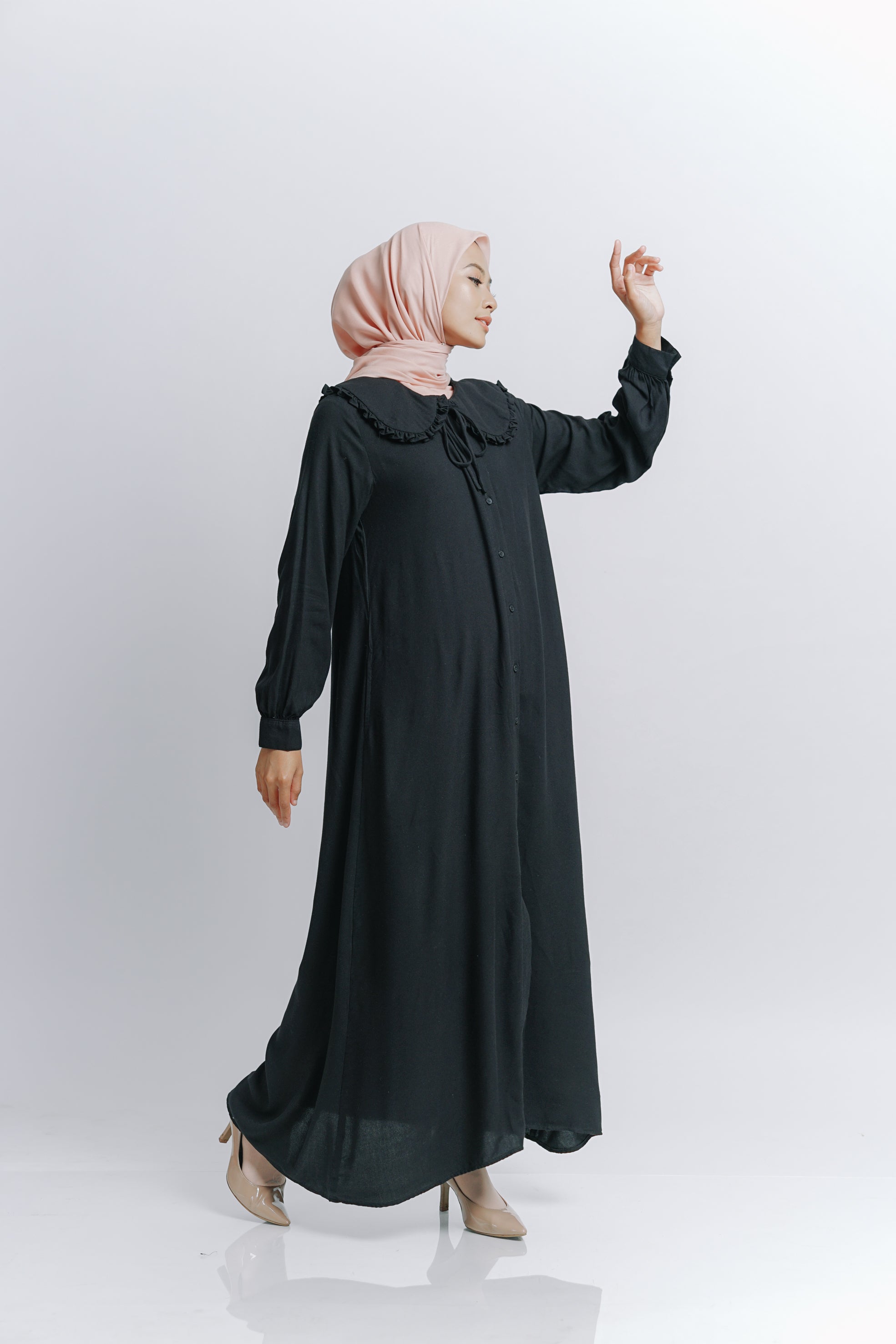 Gamis Frills Alwanira - Hitam