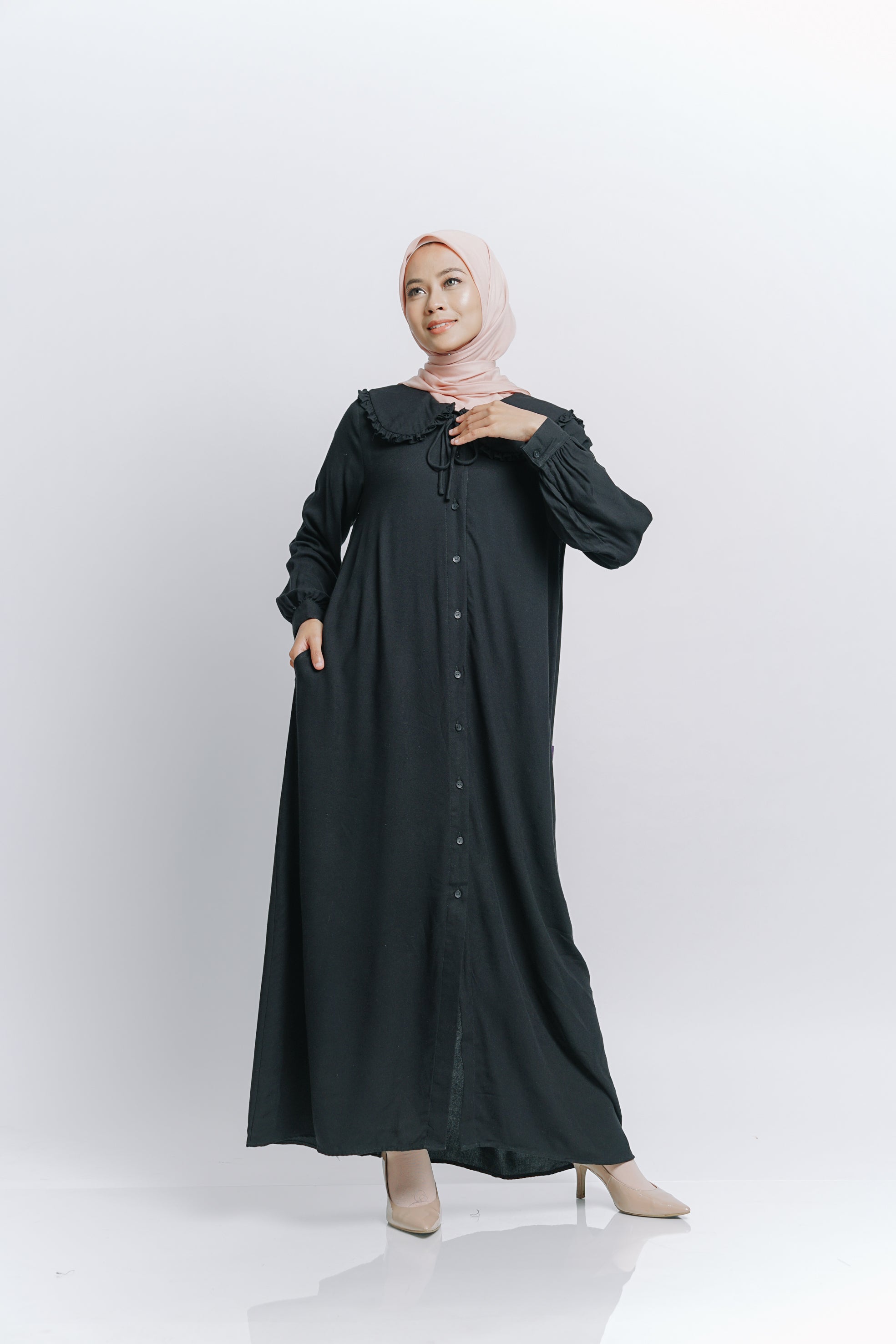 Gamis Frills Alwanira - Hitam