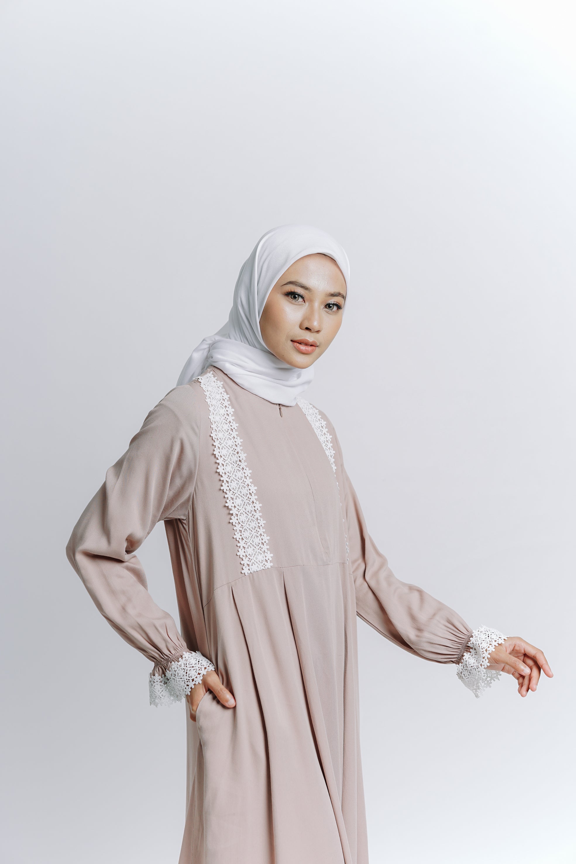 Elzatta Gamis Renda Alwanira - Khaky