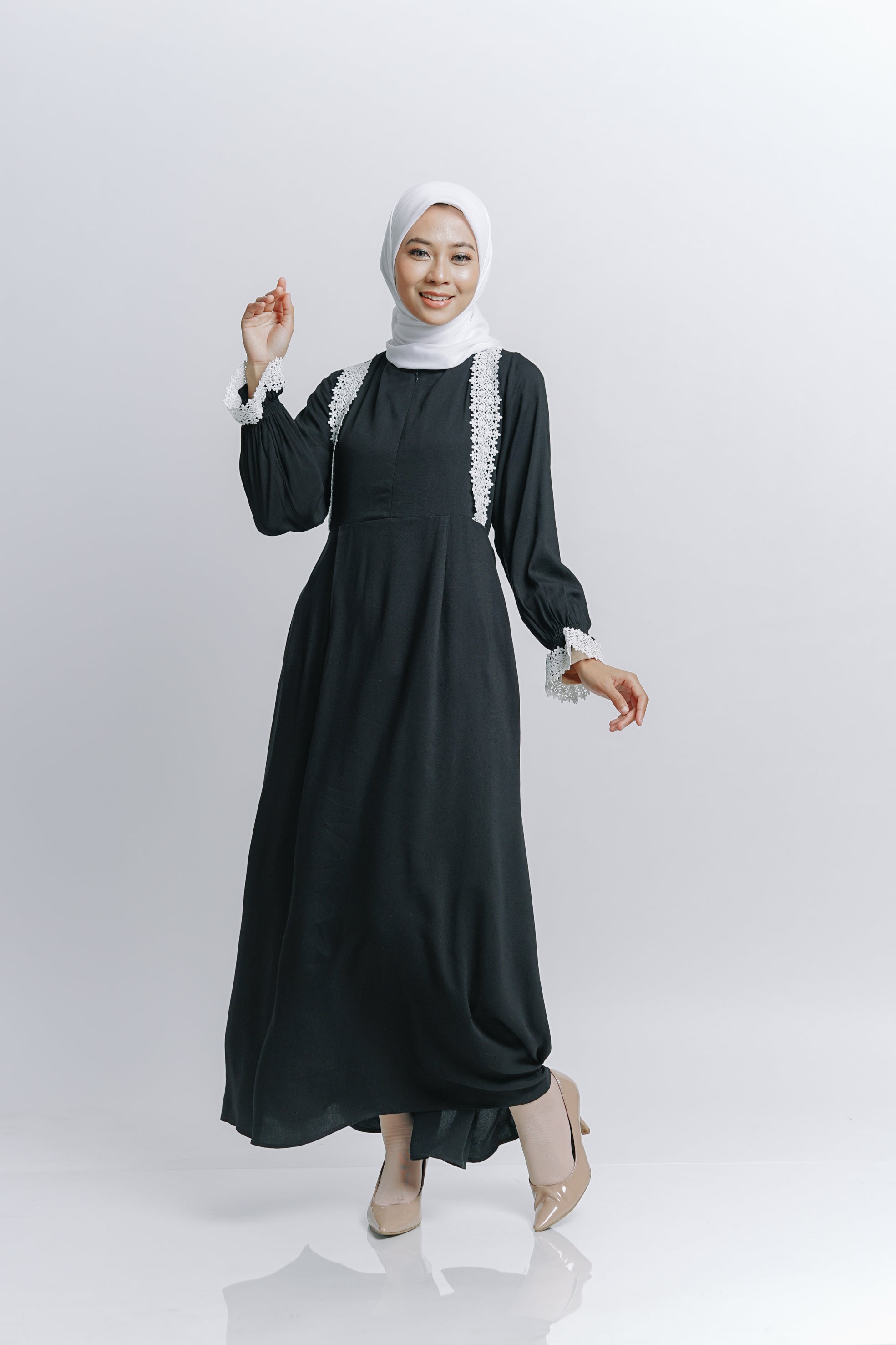 Elzatta Gamis Renda Alwanira - Hitam