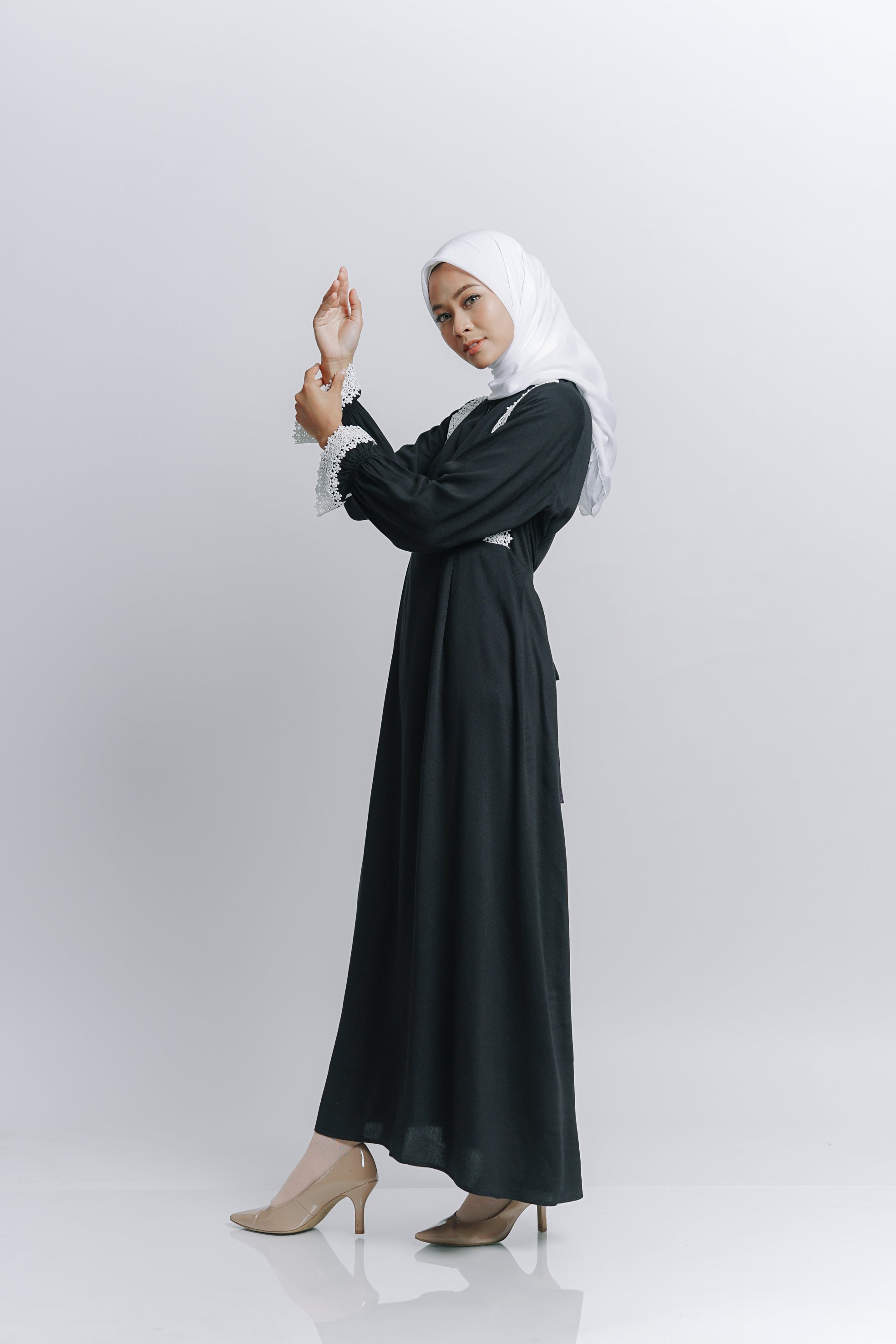 Elzatta Gamis Renda Alwanira - Hitam