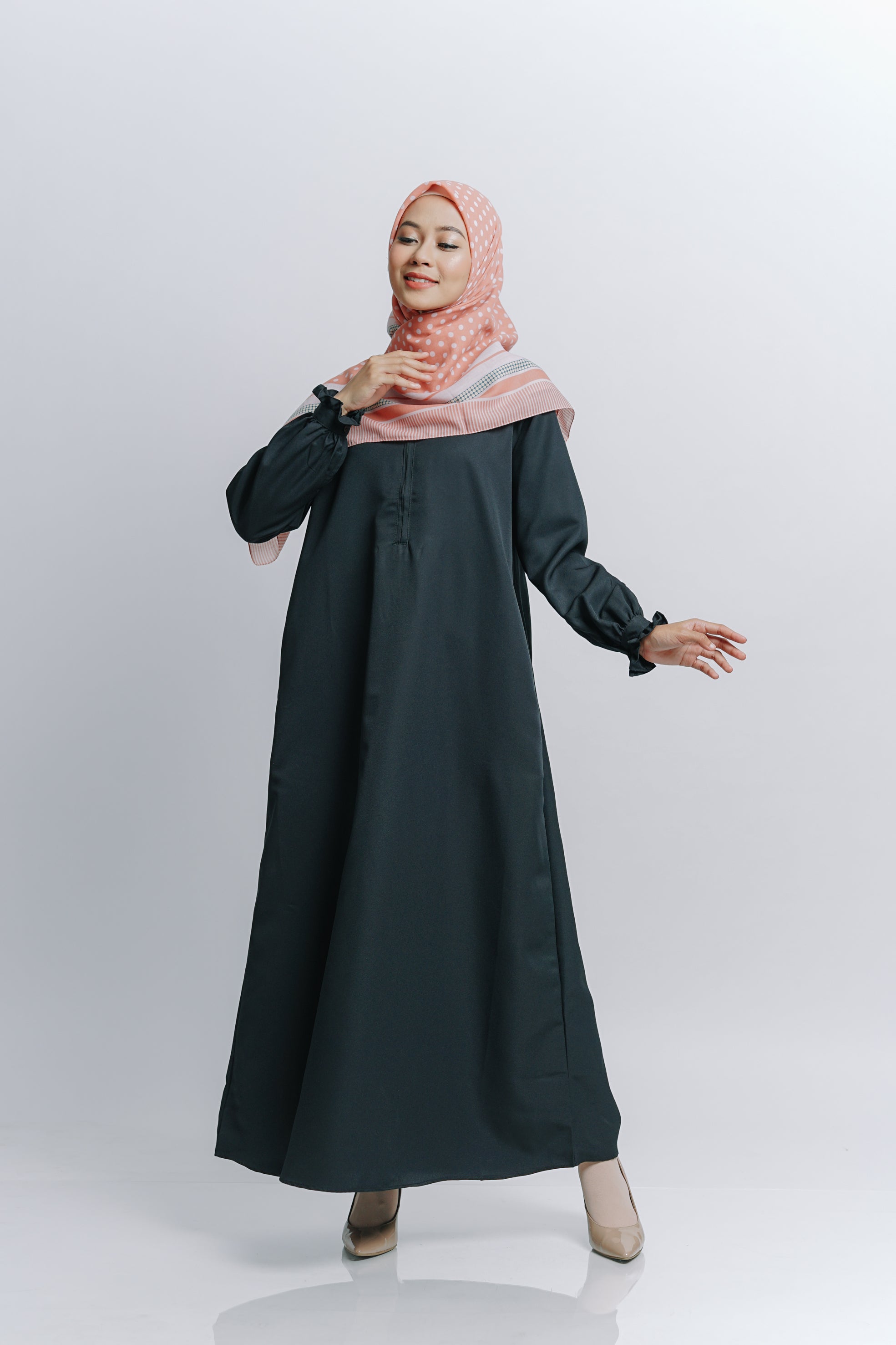 Elzatta Gamis Nayela - Hitam