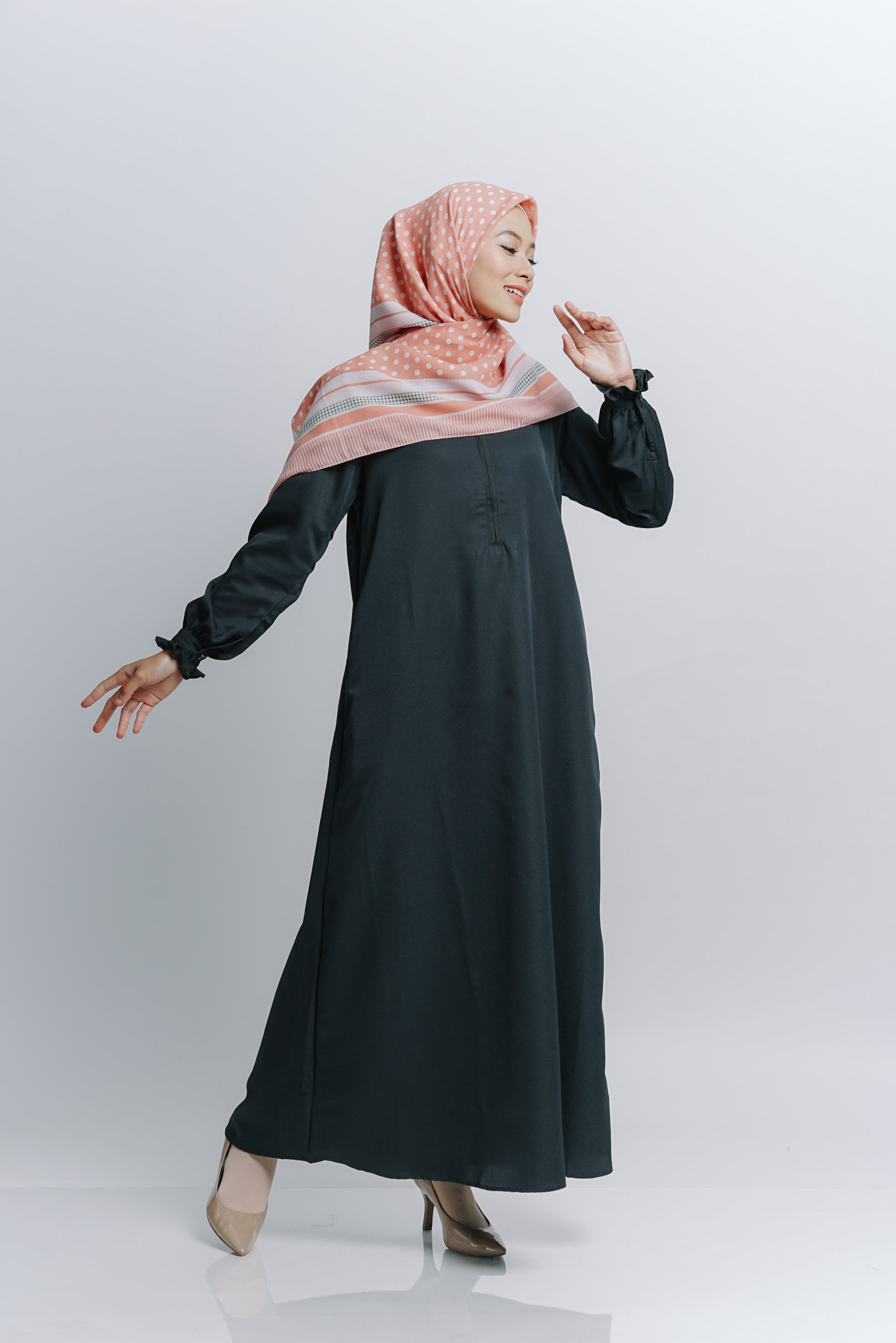 Elzatta Gamis Nayela - Hitam