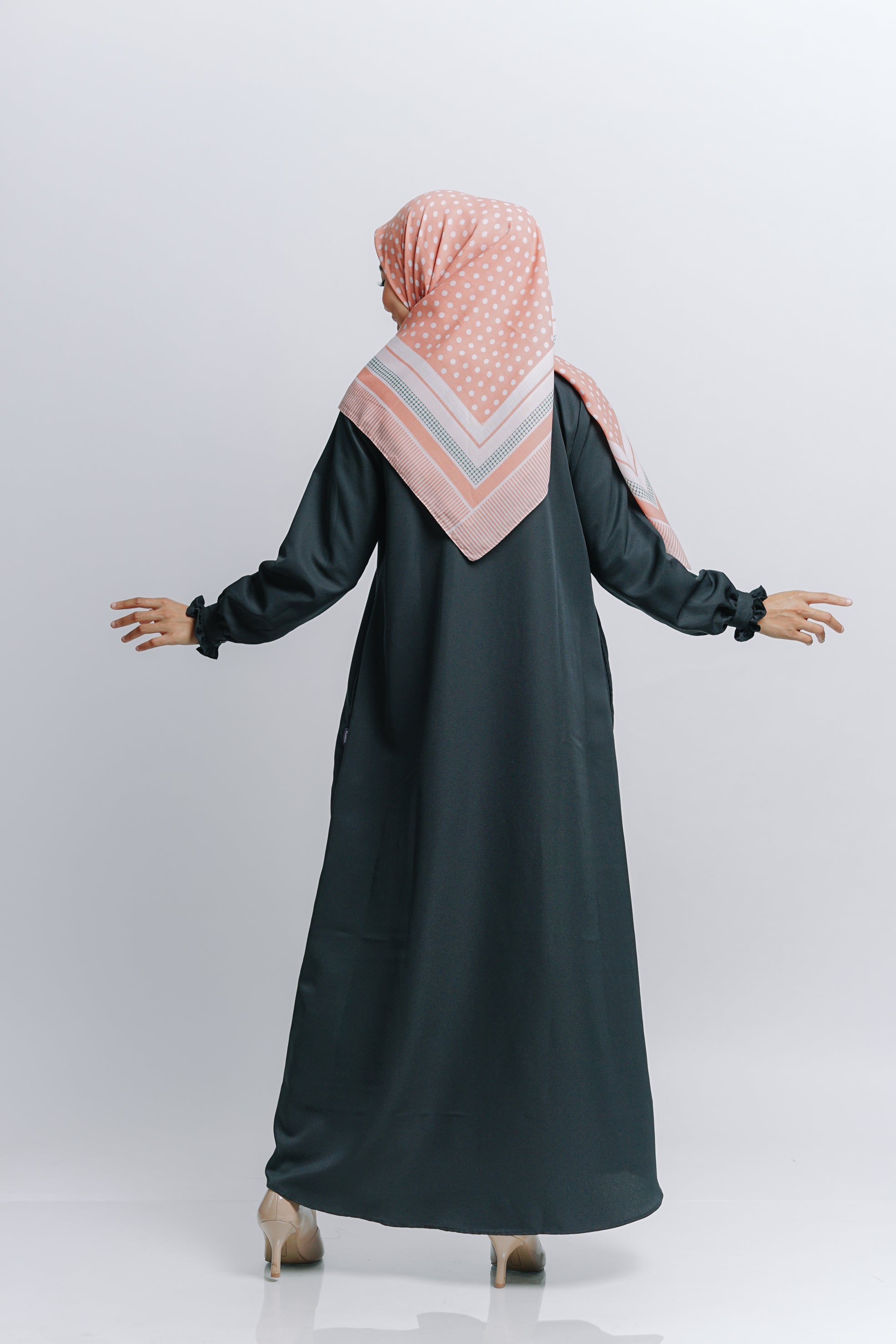 Elzatta Gamis Nayela - Hitam