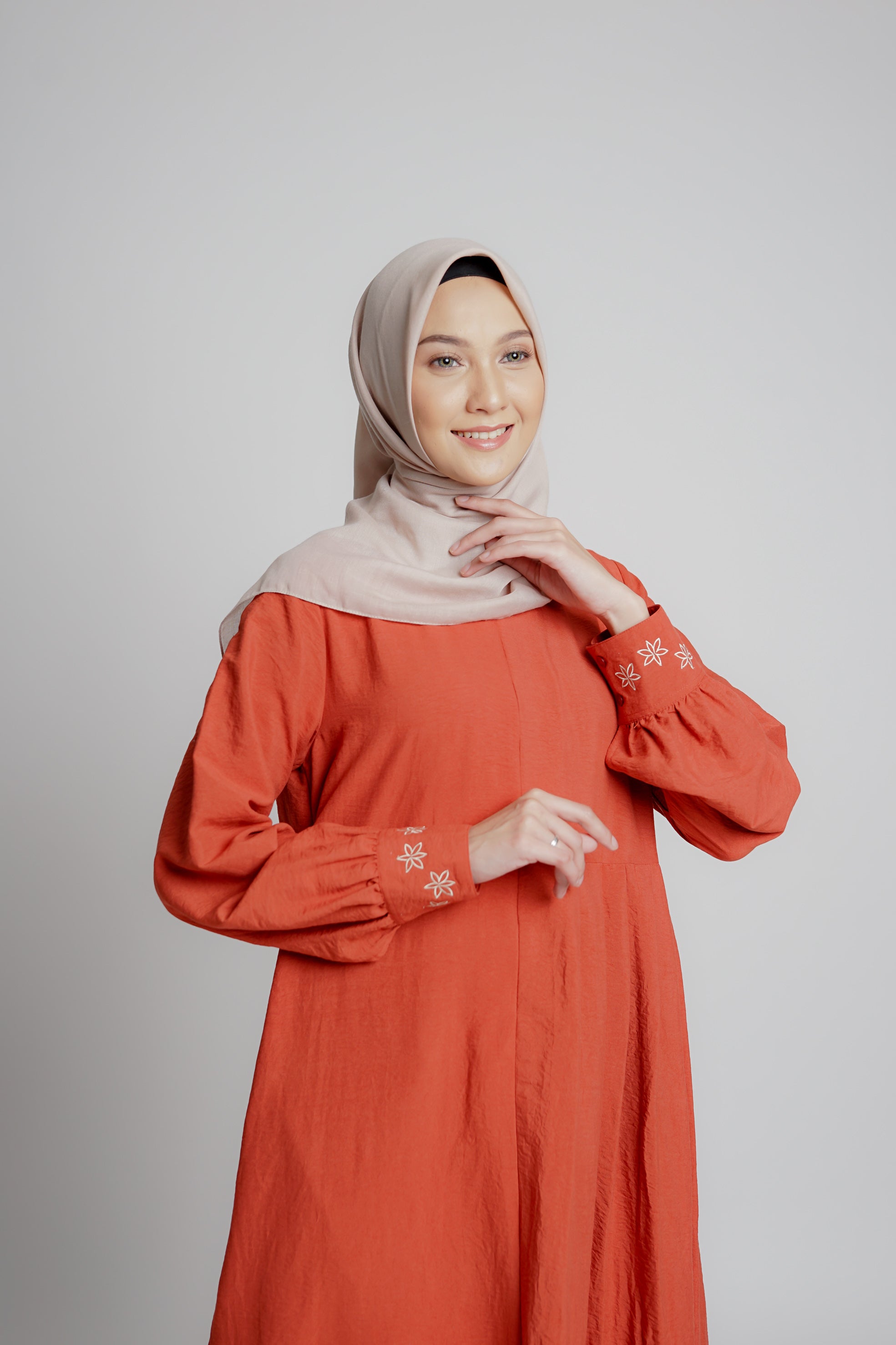 Elzatta Pleaty Midi Dress Series Airflow - Teracotta