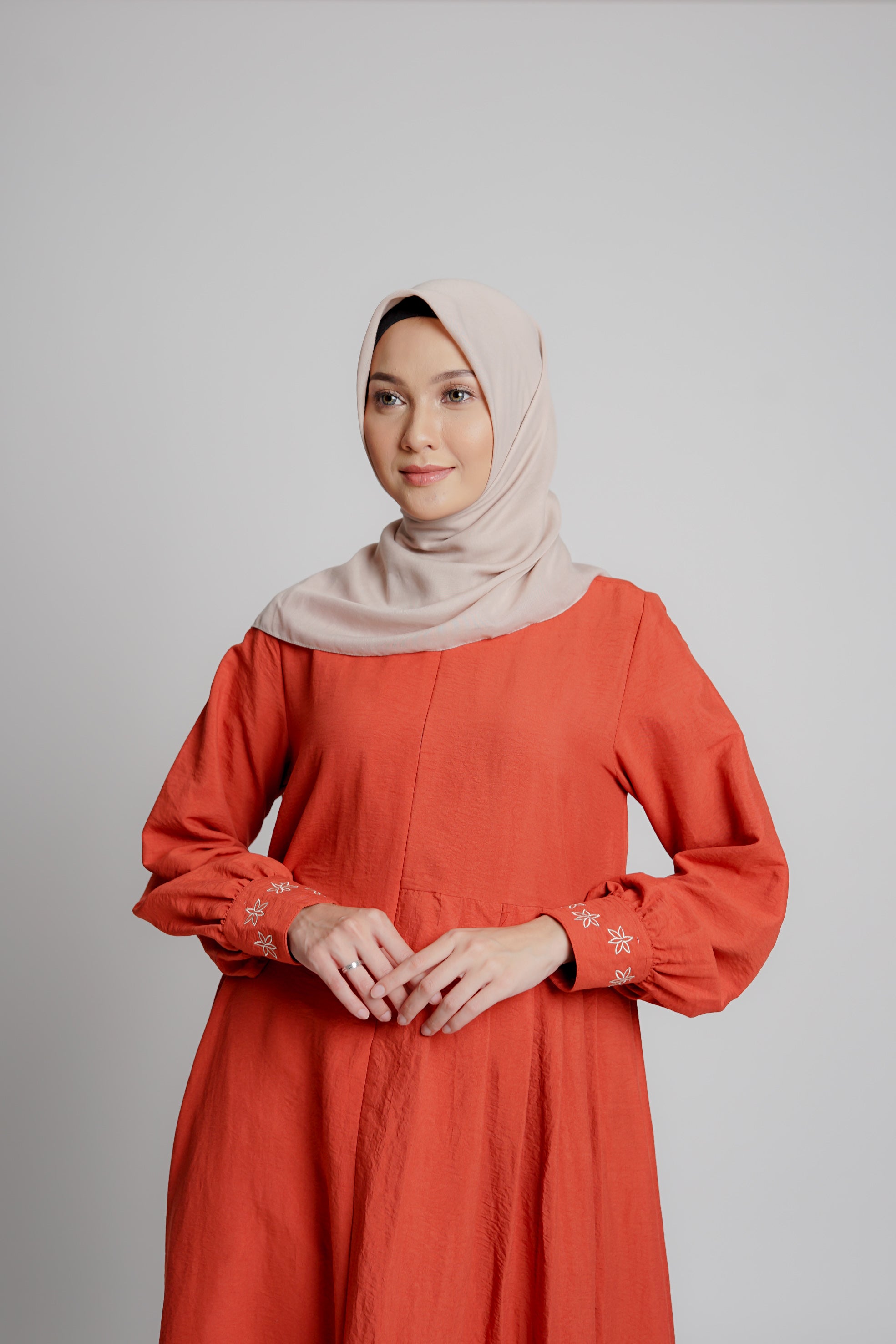 Elzatta Pleaty Midi Dress Series Airflow - Teracotta