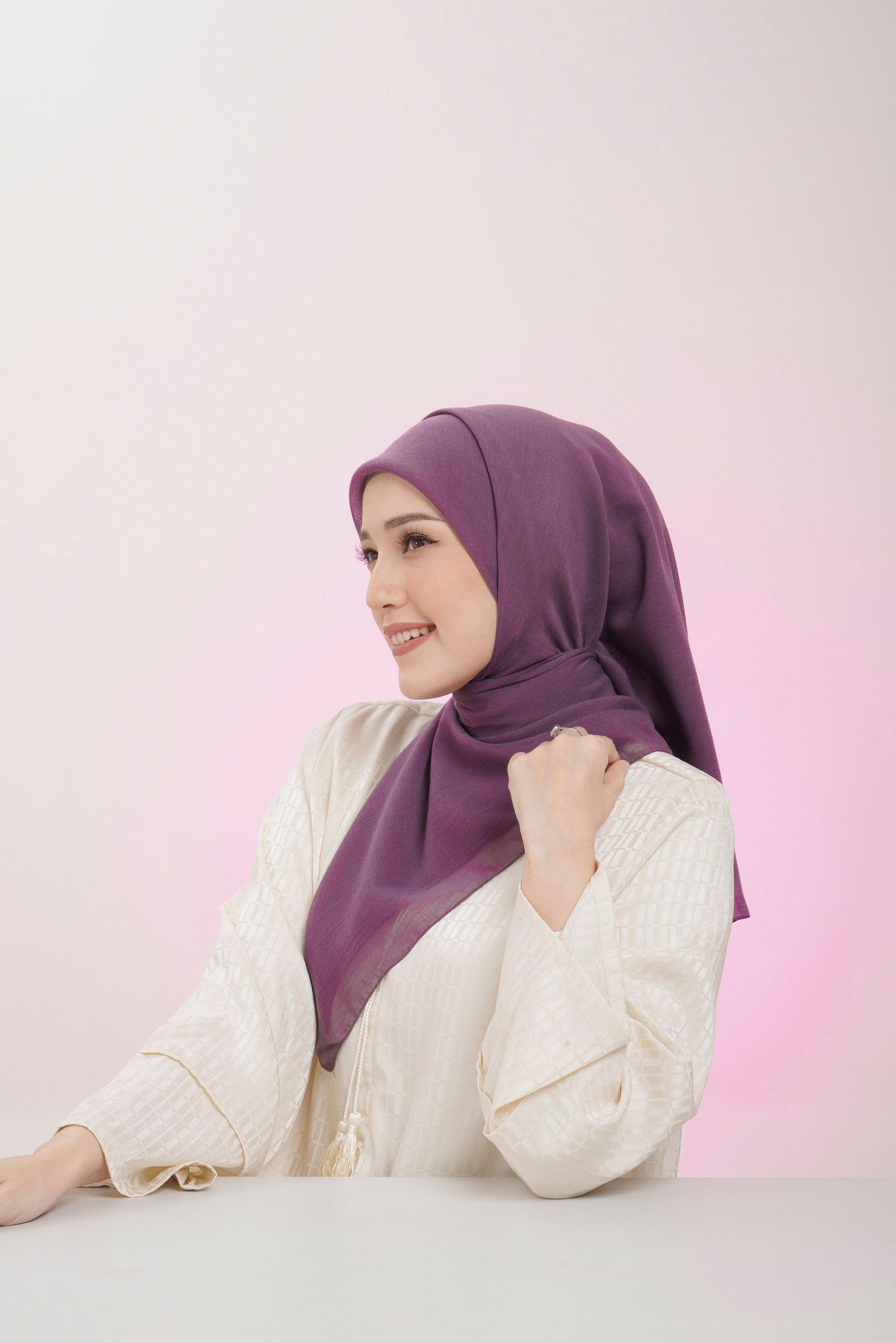#color_plum