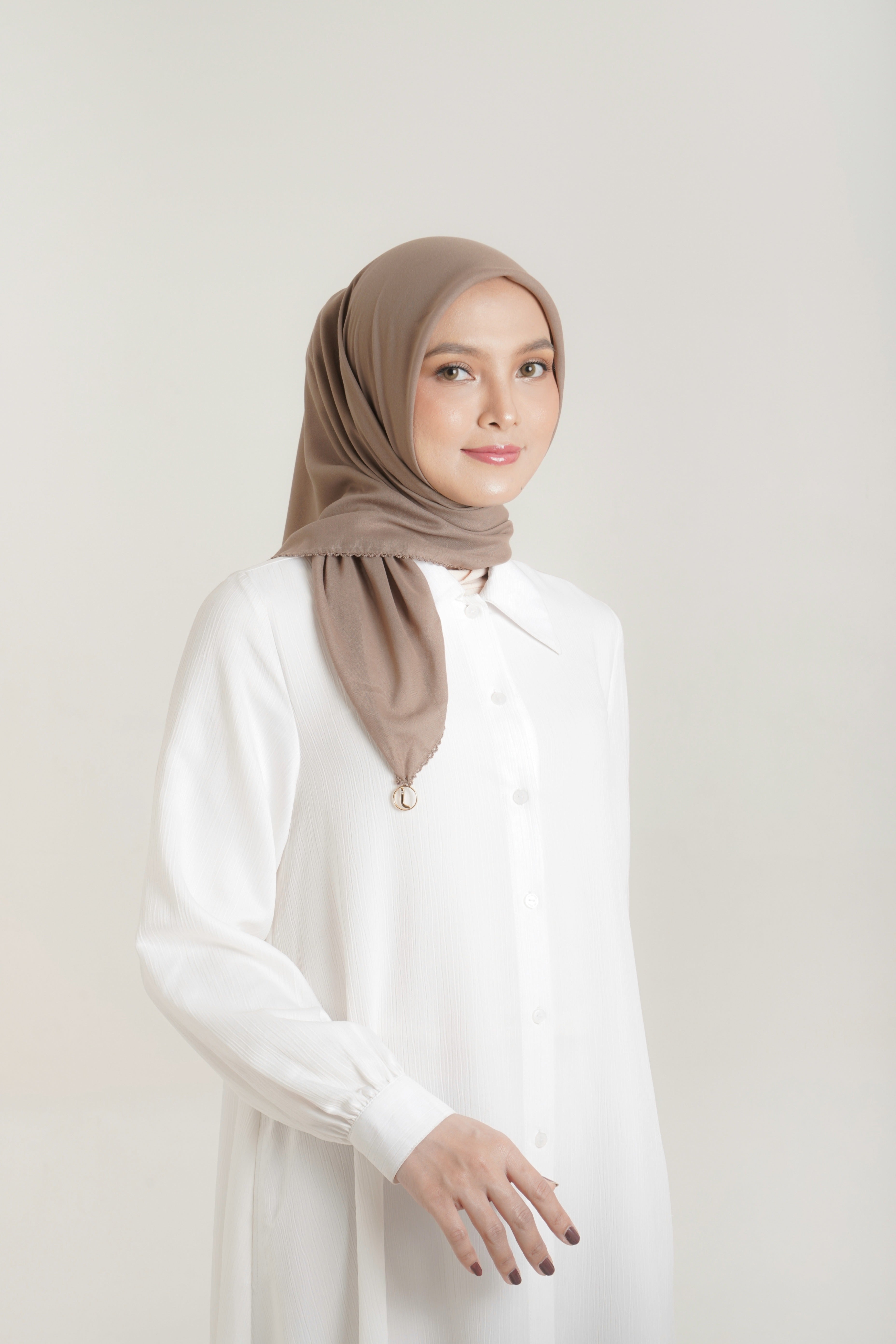 Elzatta Keisha Picotte 726 TAUPE