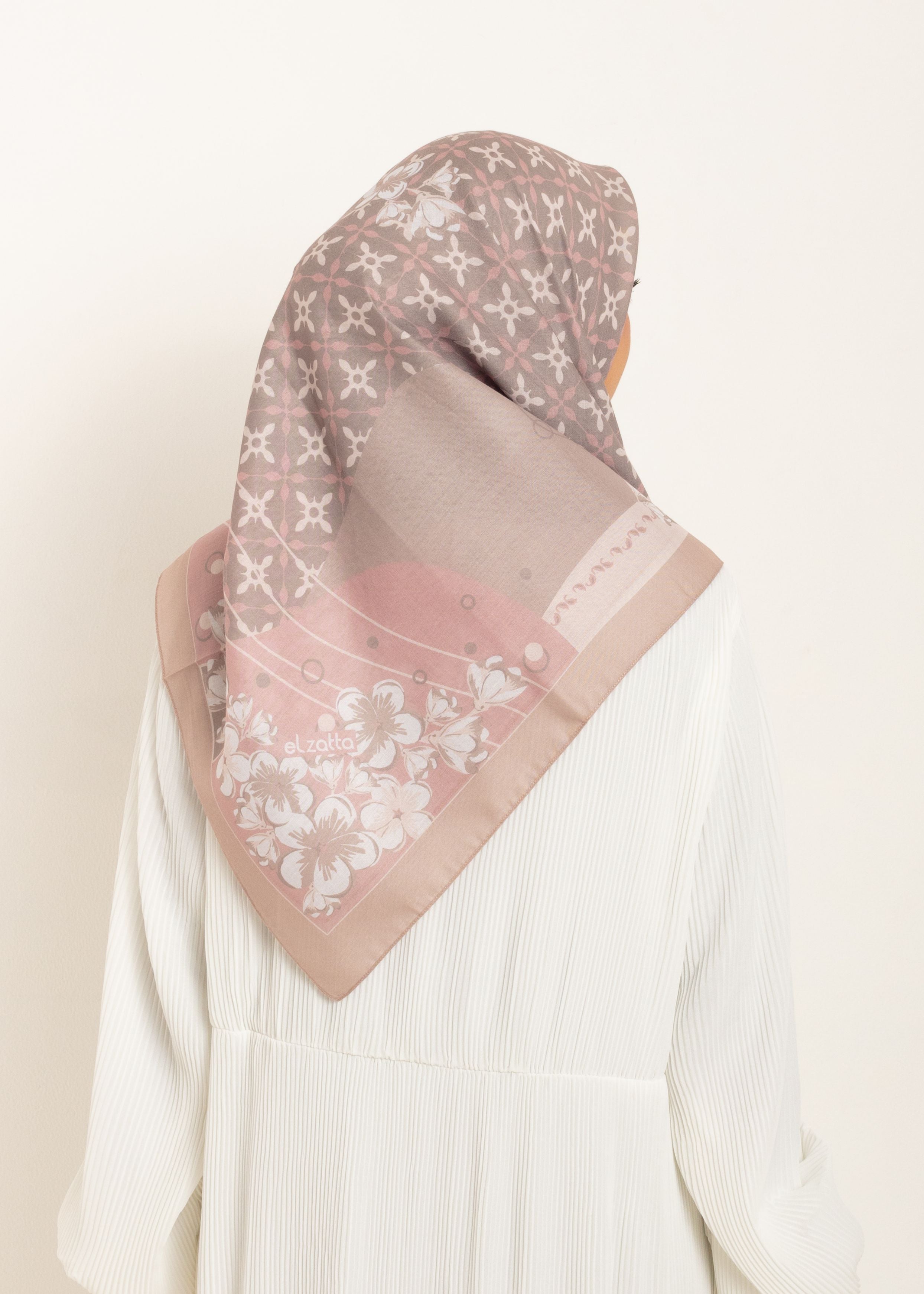 Hijab Segiempat Kaila Frangipani