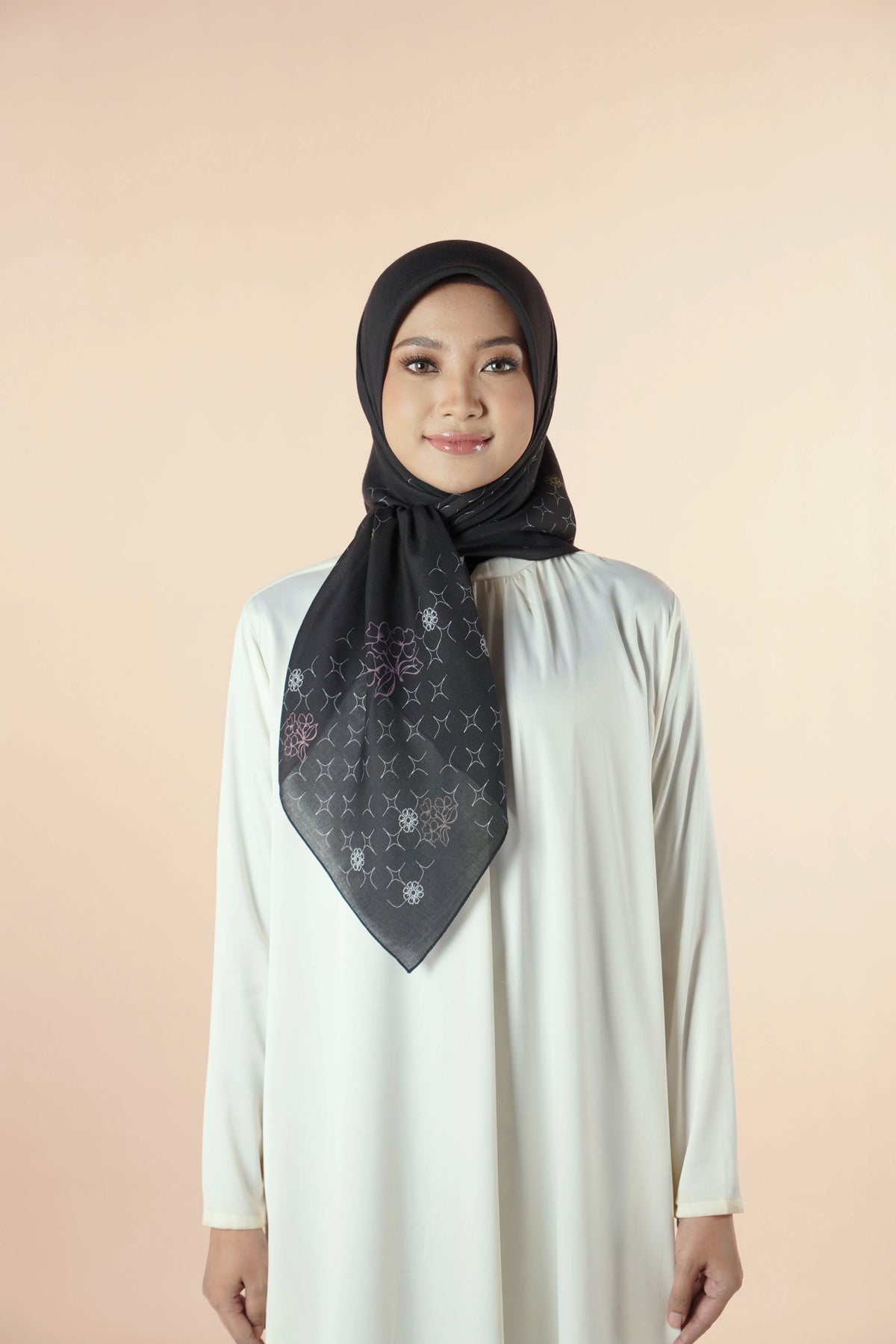 Elzatta Kaila Petal Lattice