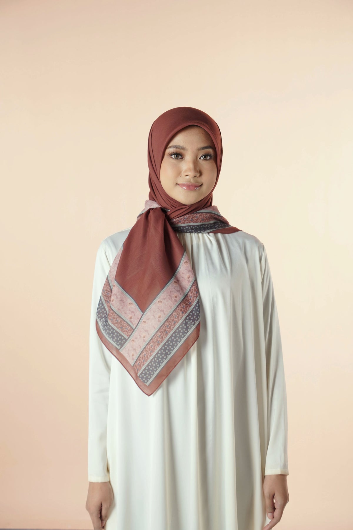 Elzatta Kaila Tapestry Bloom Brick