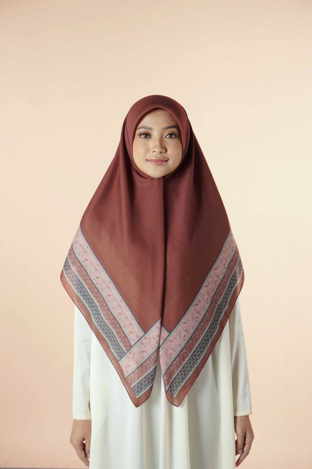 Elzatta Kaila Tapestry Bloom