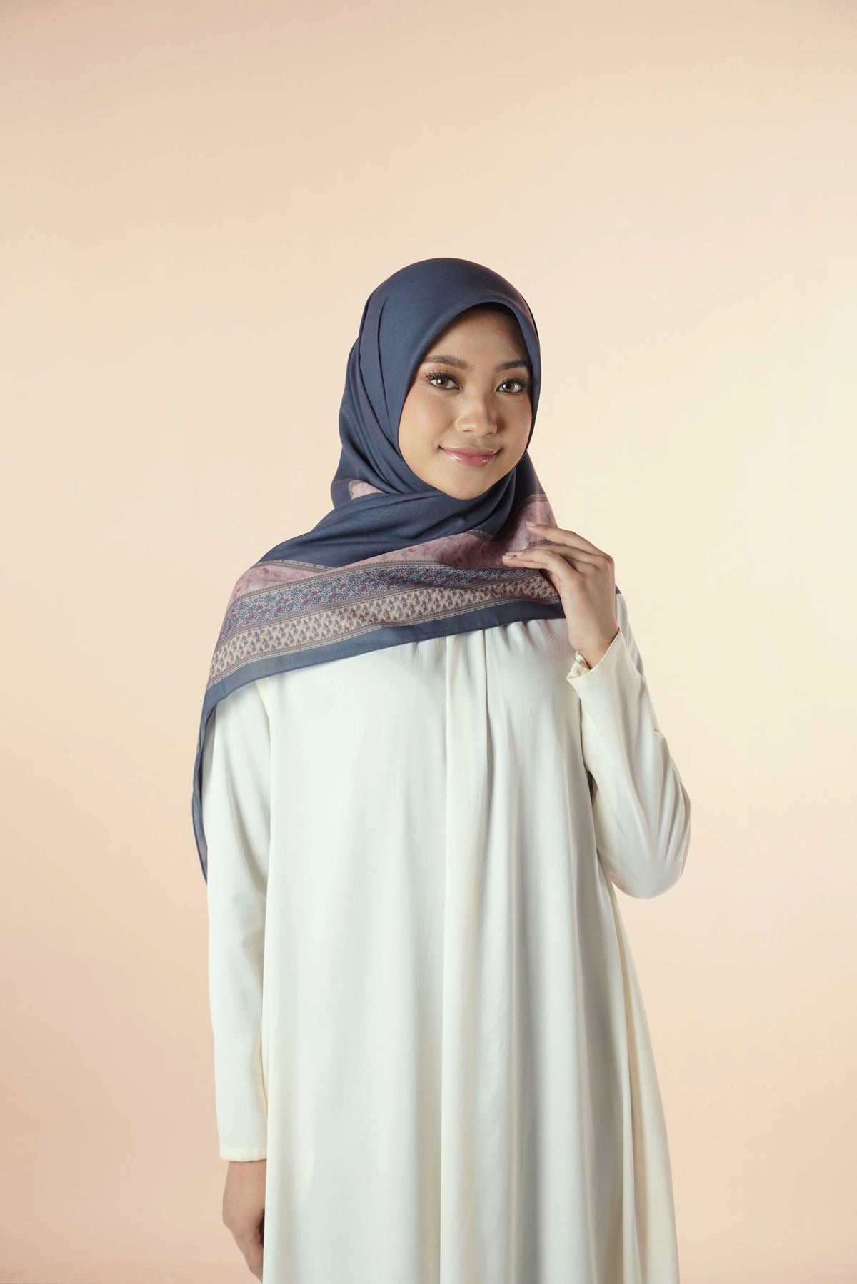 Elzatta Kaila Tapestry Bloom Dark Navy