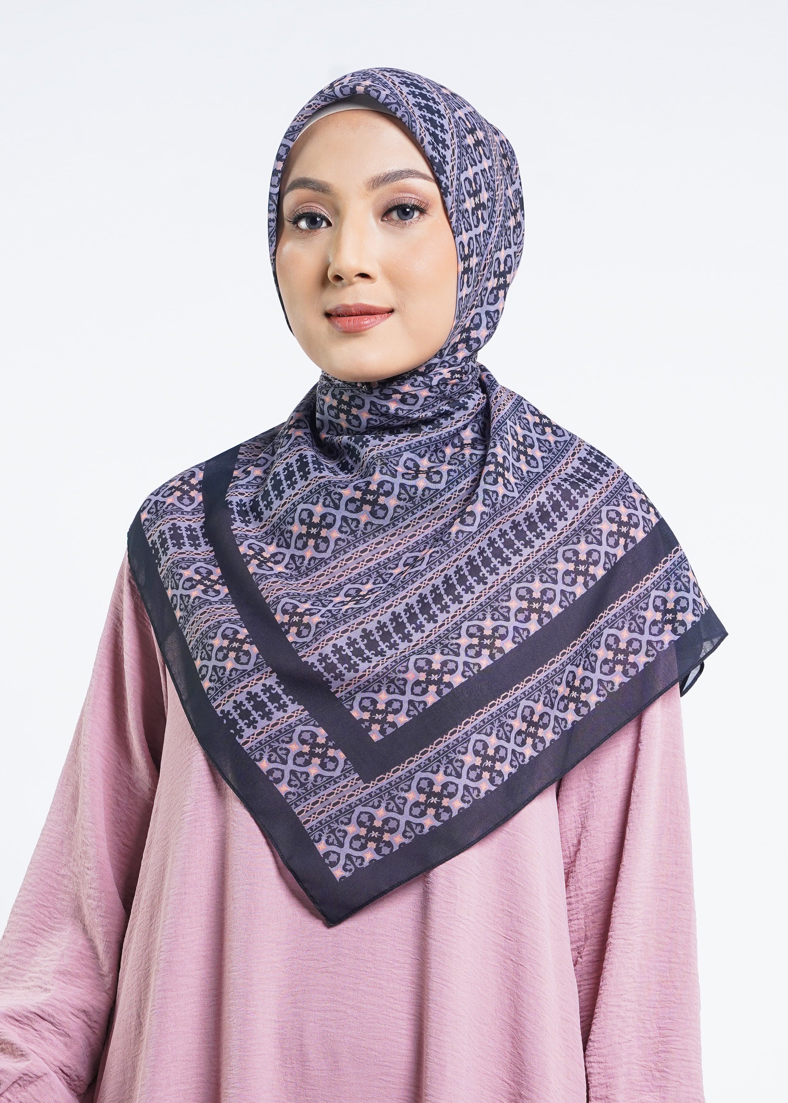 Hijab Kaila Tilework