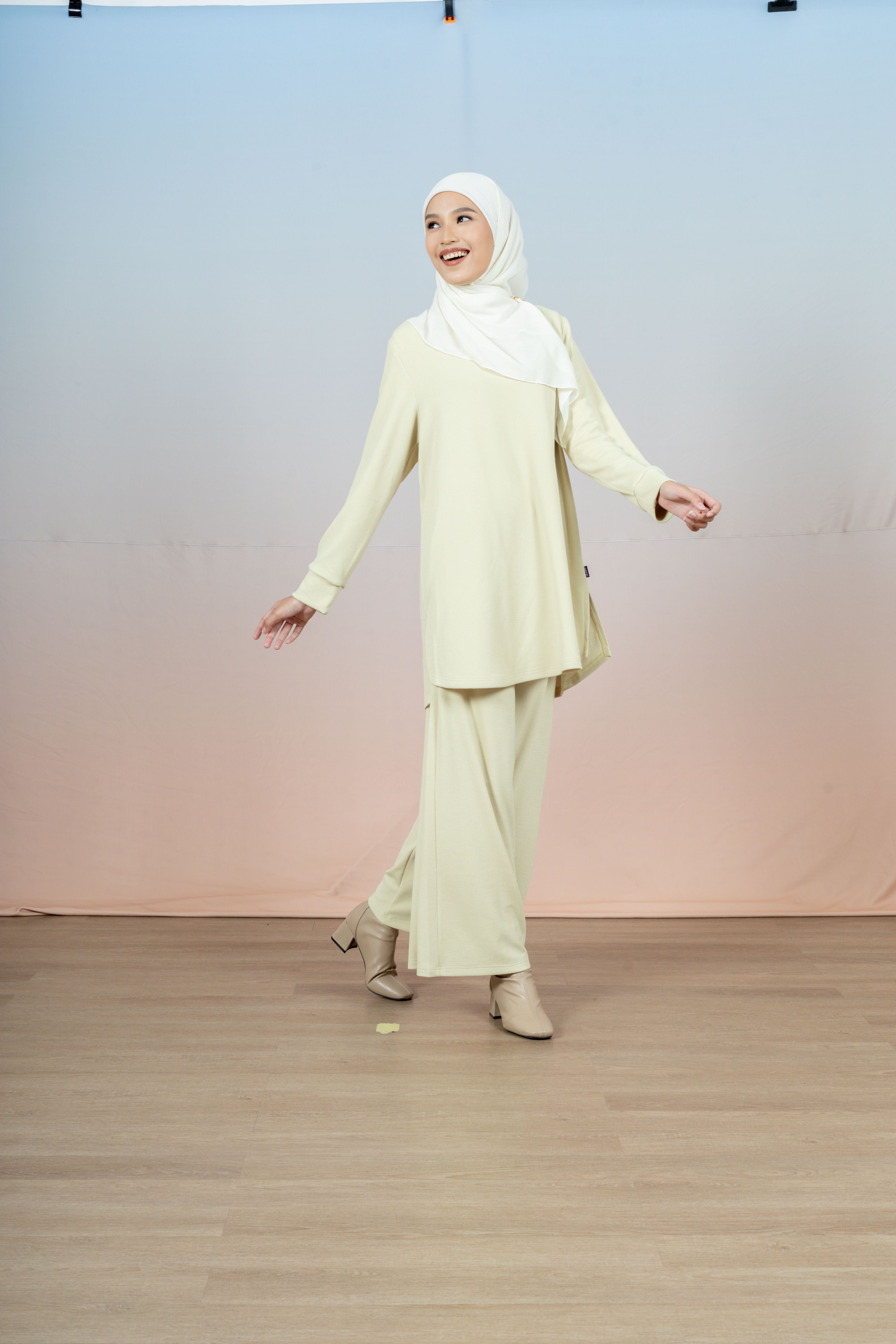 ONE SET KNIT PLAT