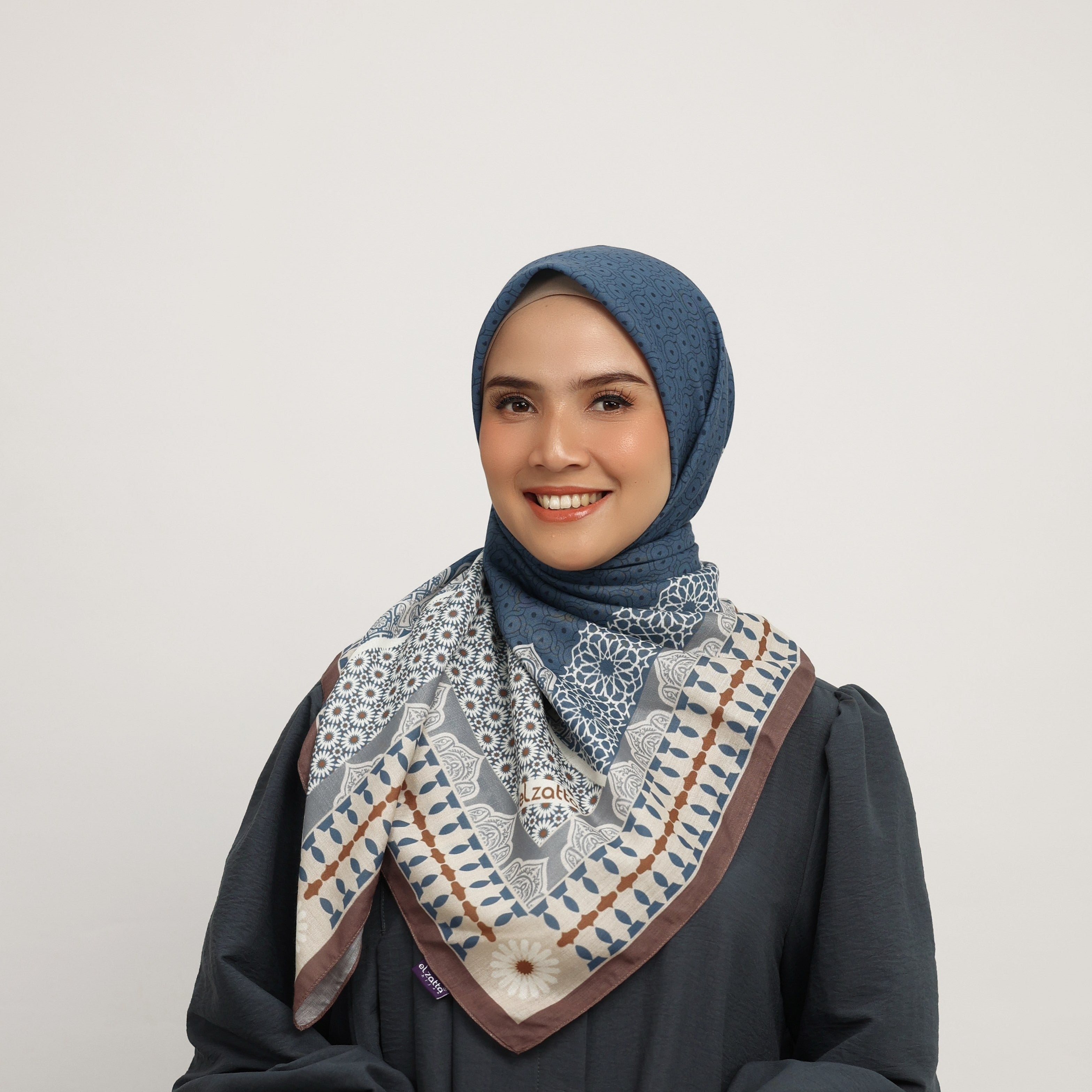 Elzatta Hijab Segiempat Kaila Deco Alhambra - Navy