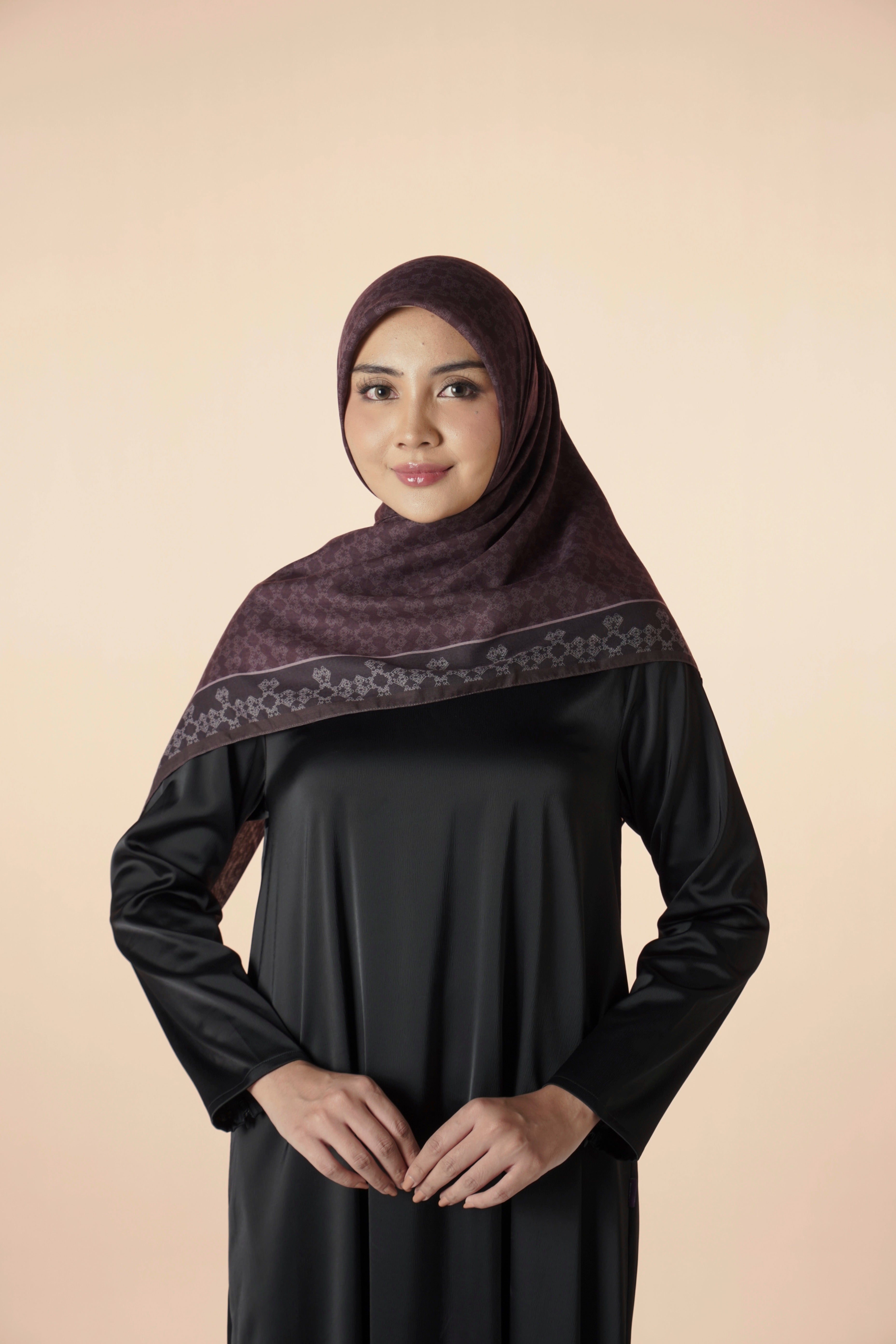 Elzatta Kaila Heritage Damask Mahogany