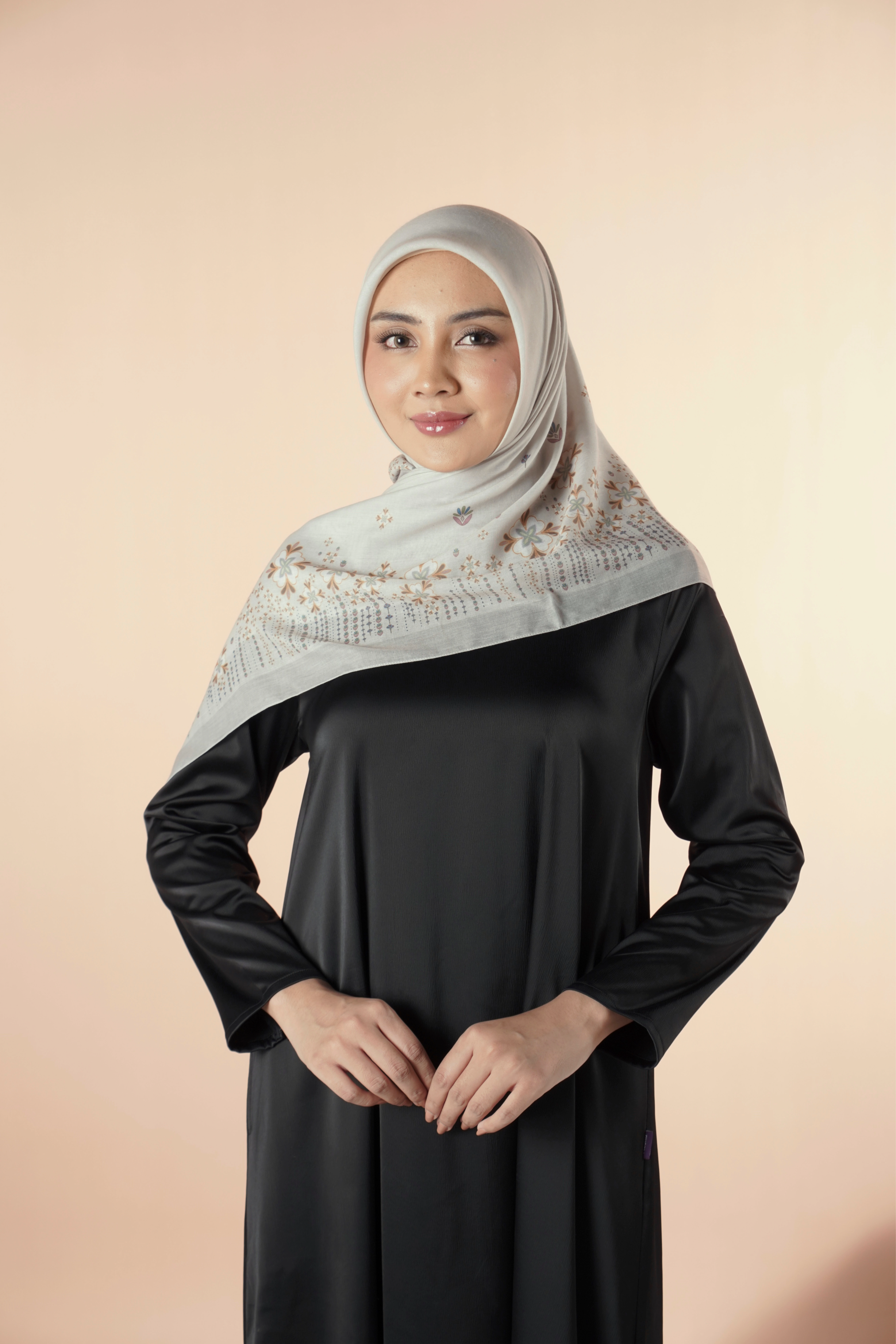 Elzatta Kaila Bordered Clover Sage