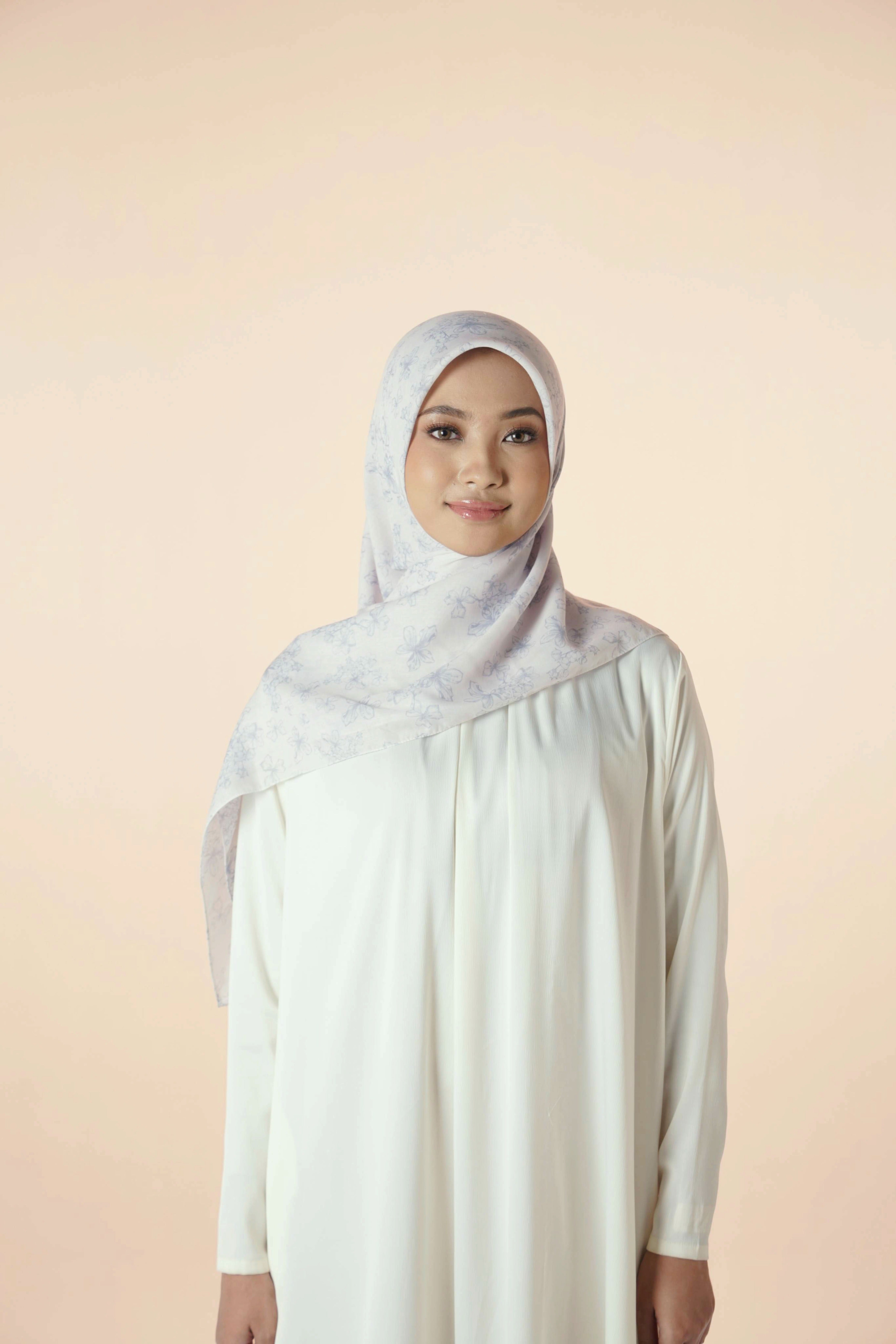 Kaila Alimah Clematis Silver Blue