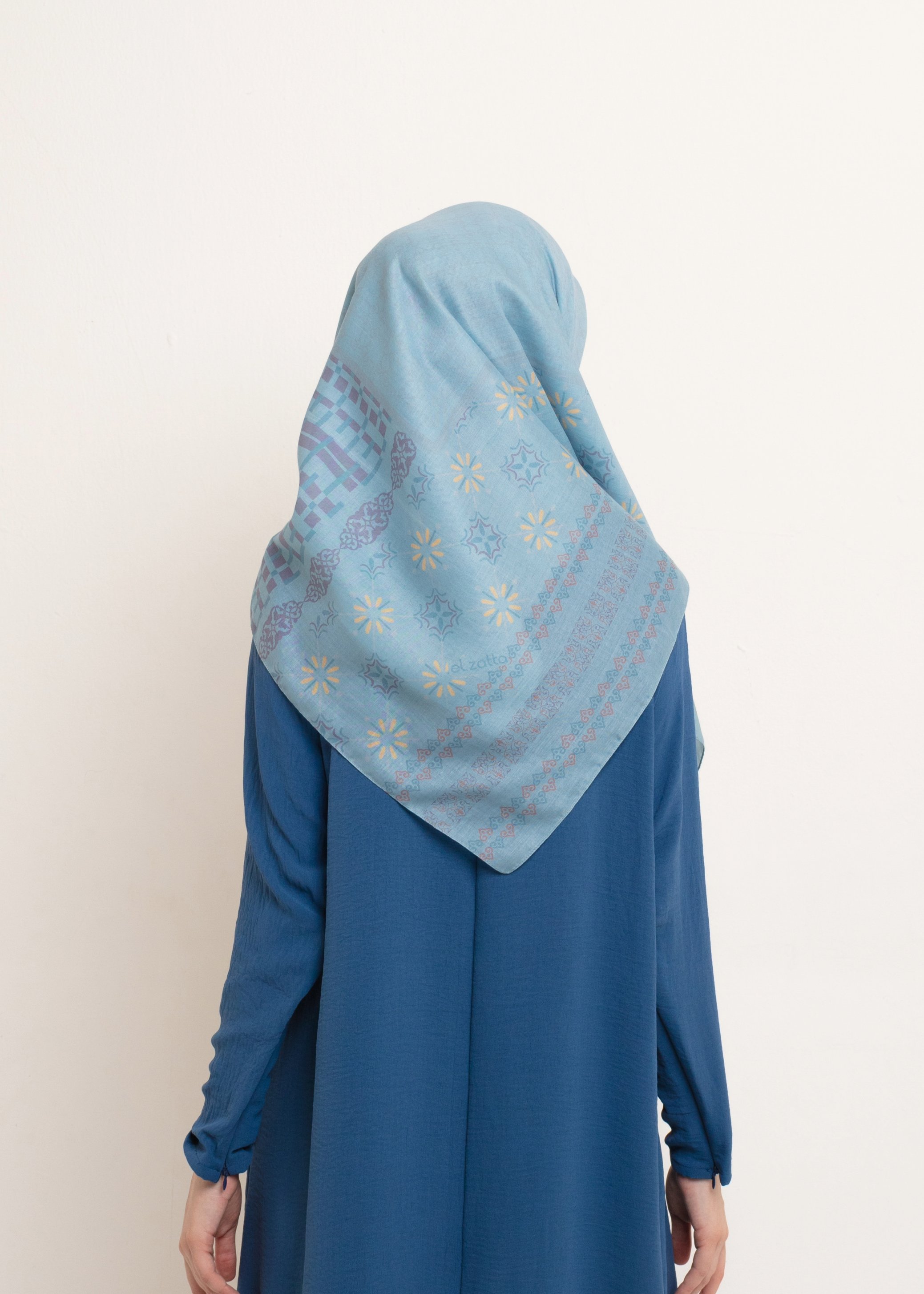 Hijab Segiempat Kaila Classic Deco