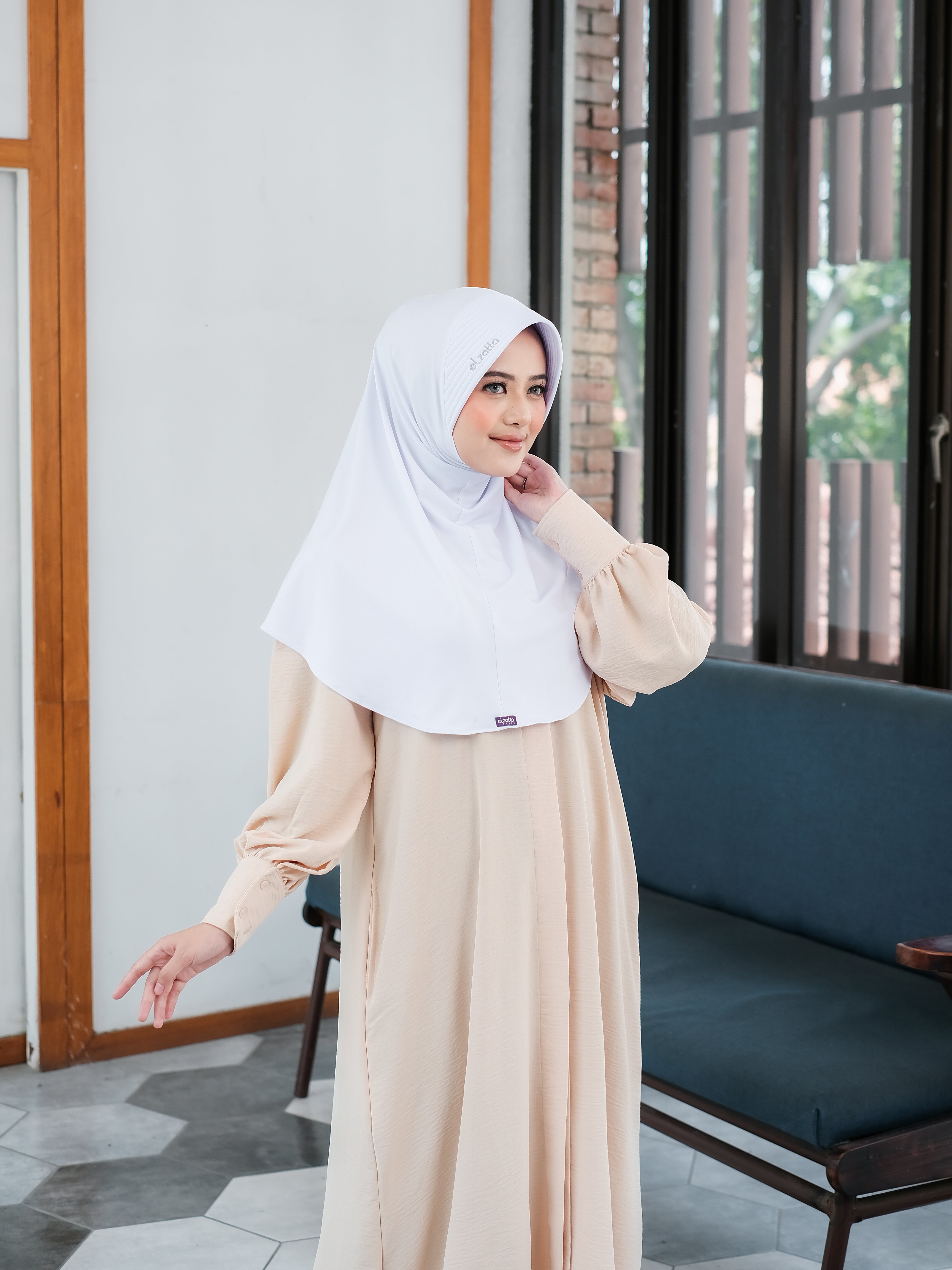 ZARIA M CASUAL BORDIR