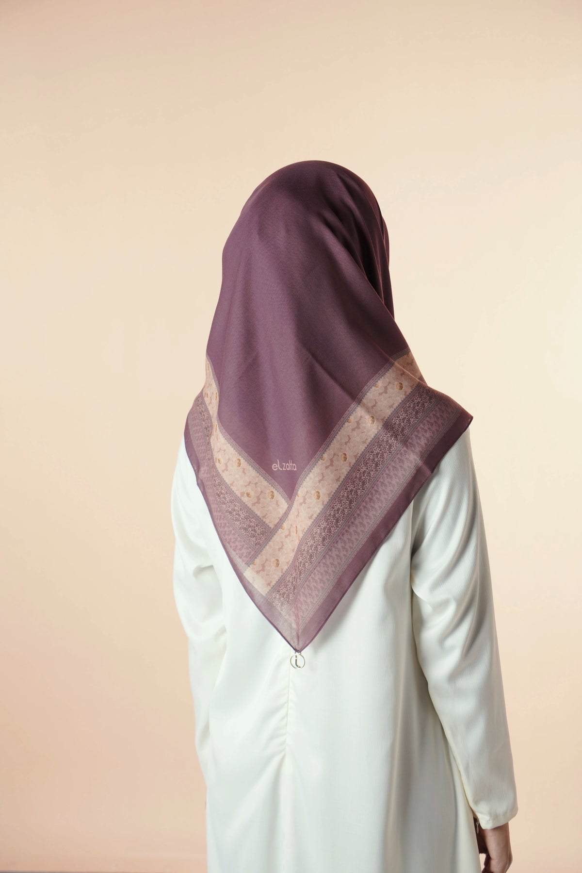 Elzatta Kaila Tapestry Bloom