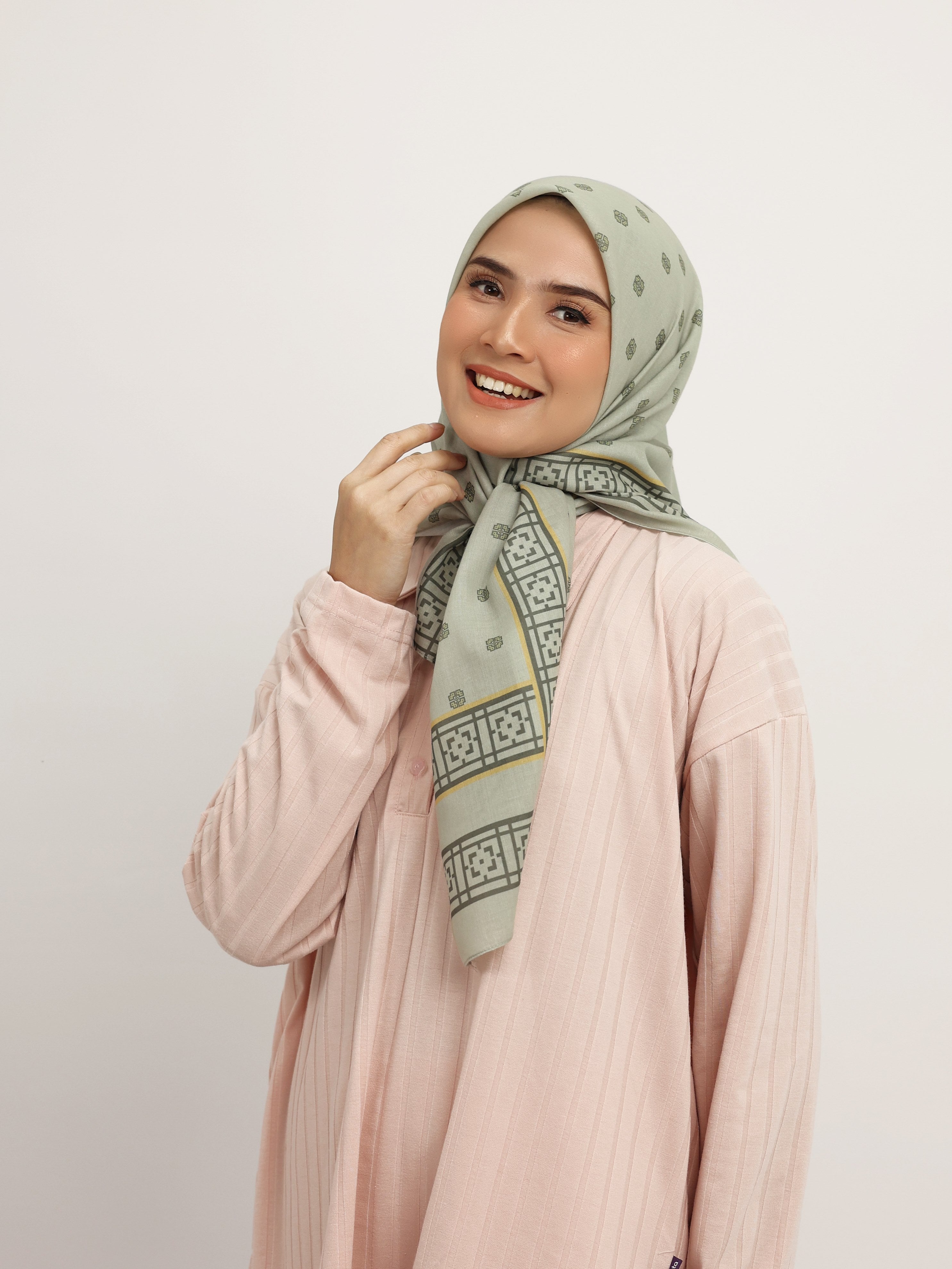 Elzatta Hijab Segiempat Scarf Kaila Lattice Cordoba - Hijau Baby
