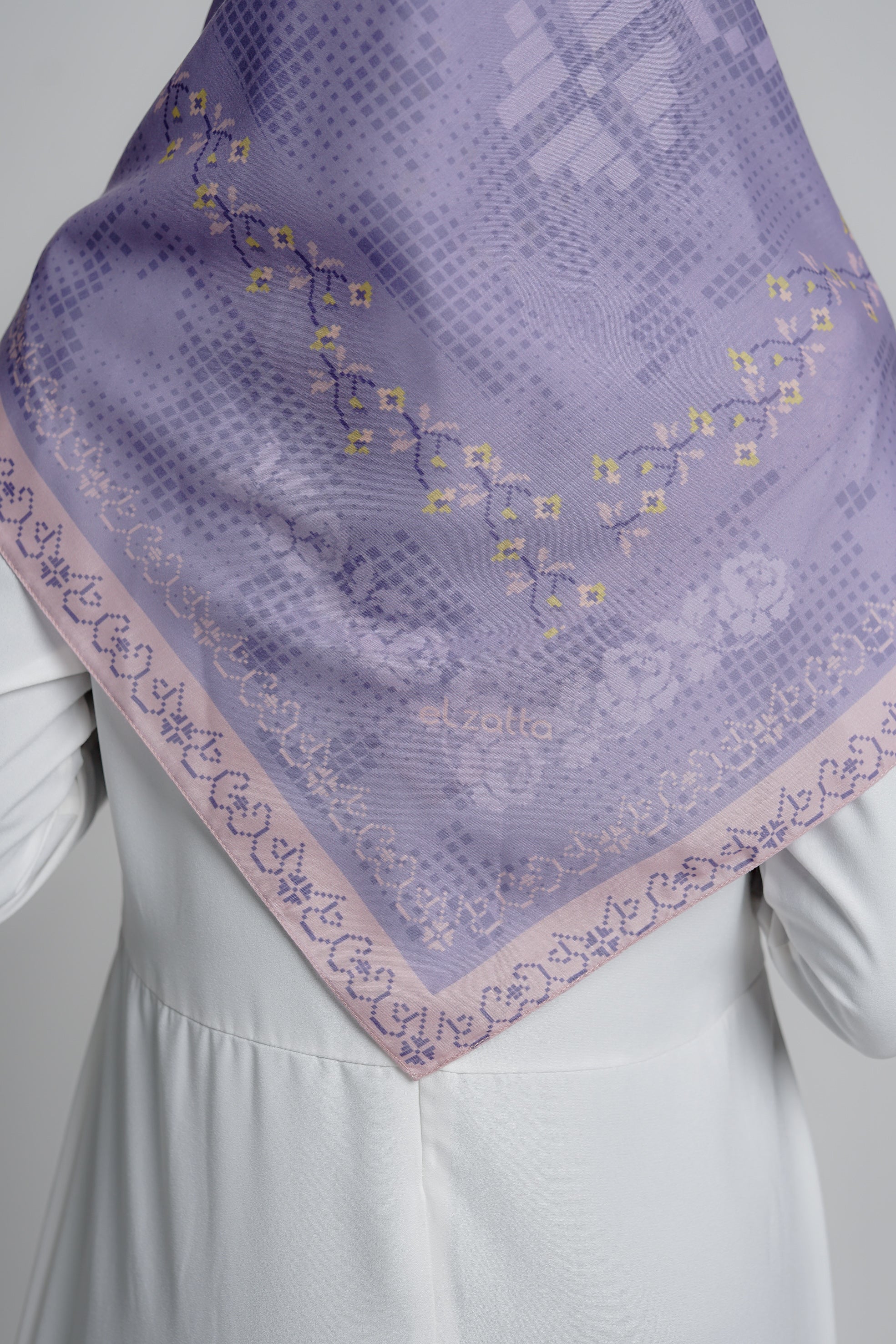 Elzatta - Hijab Segiempat Kaila Pixel Flower - Lavender