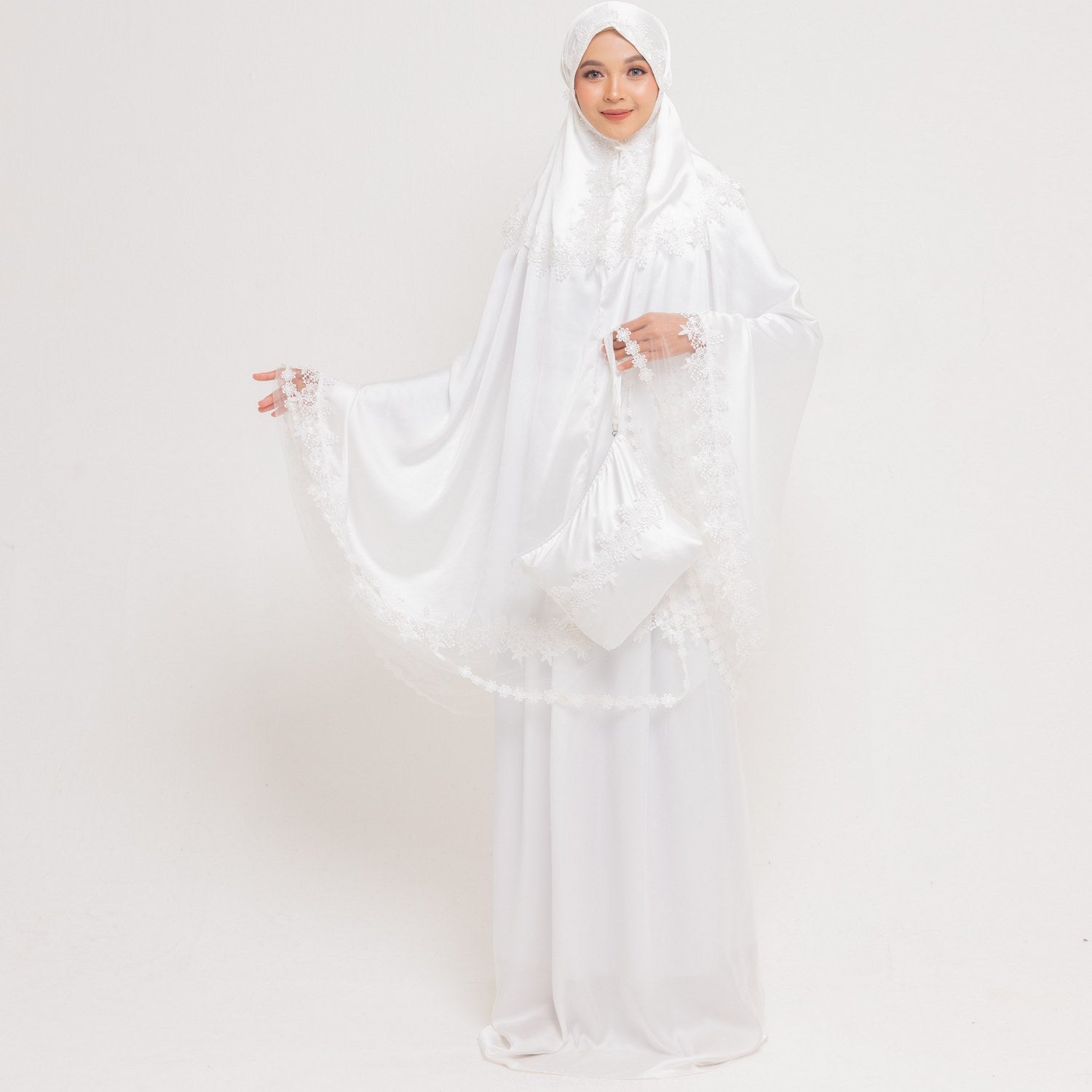Elzatta Mukena Silk Renda